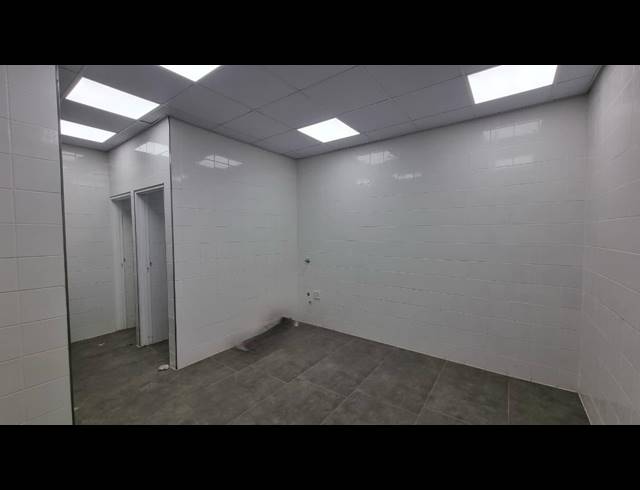 2,406M² WAREHOUSE TO LET IN POMONA